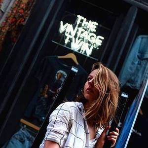 Meet your Posher, Madalyn